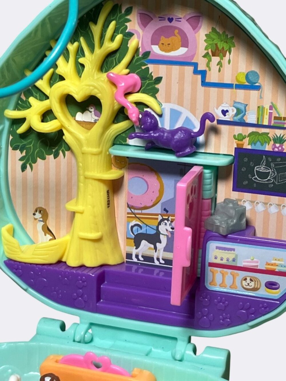Polly Pocket Hedgehog Cafe Compact 3Micro Dolls 2 Animal Figures - Picture 9 of 14